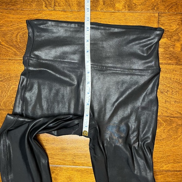 SPANX Faux Leather Leggings Size Medium - Picture 8 of 13